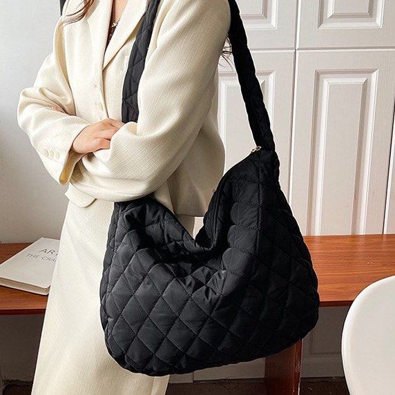 Womens lightweight online shoulder bag