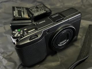 （分類：）位於 。 由 camera.user 提交（商品編號 1274489960，圖片 1）。簡介： 。