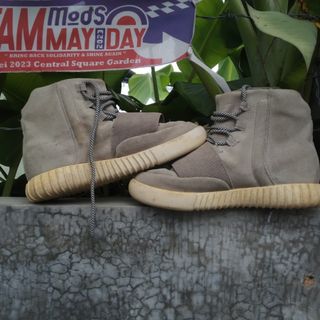Harga adidas discount yeezy boost 750