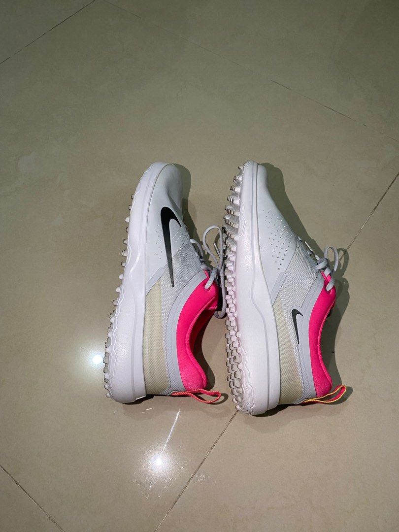 Nike akamai on sale