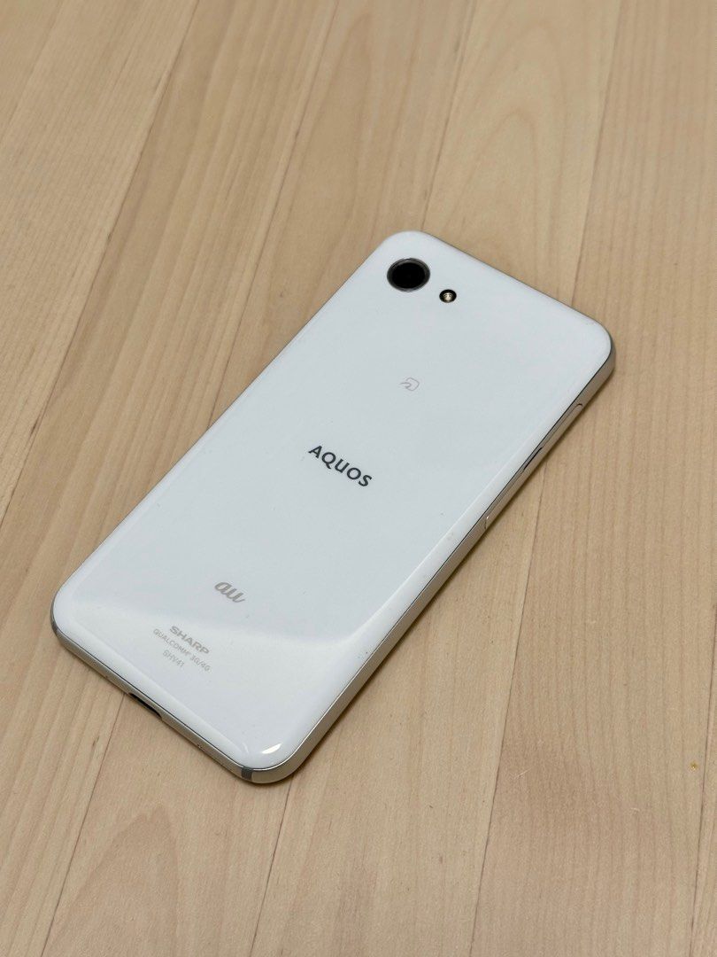 日本手機Sharp AQUOS R Compact SHV41 32GB – 白色, 手提電話, 手機