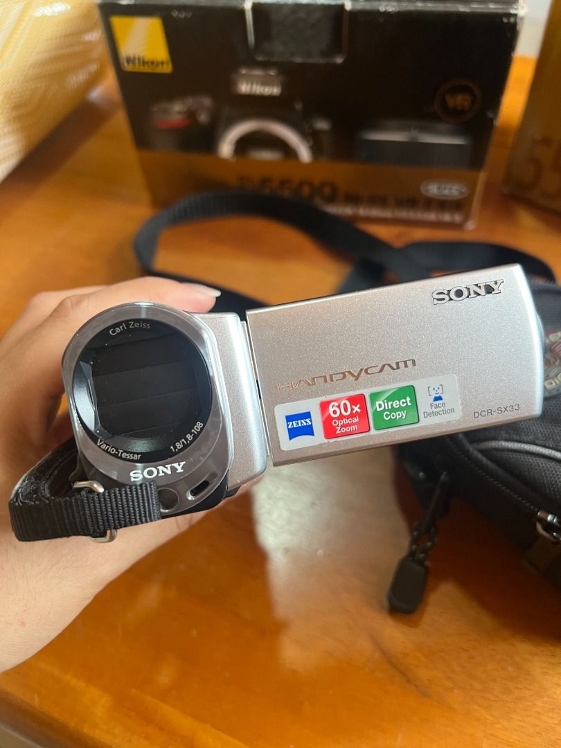 Sony handycam dcr-sx33, Photography, Video Cameras on Carousell