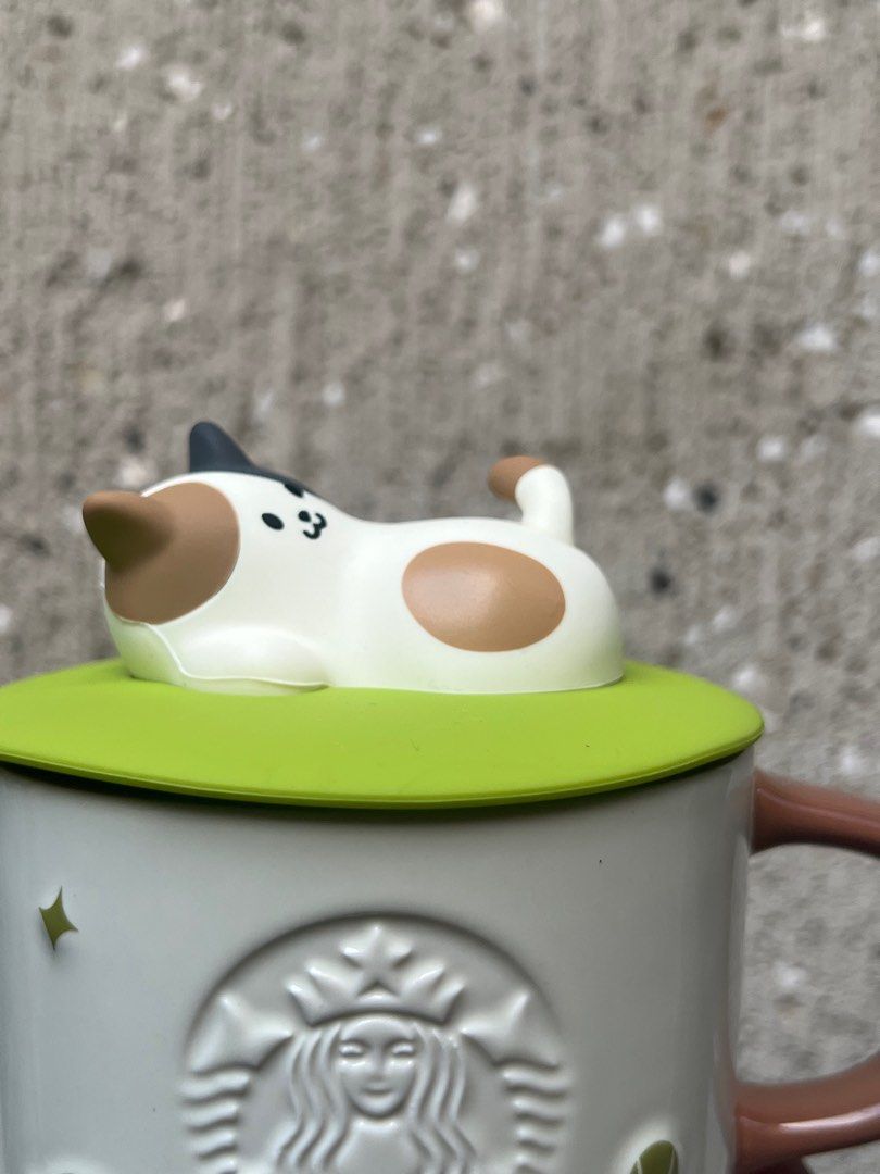 Starbucks 12oz Playful Cat Mug (Category: Other Kitchenware & Tableware) located in Paranaque City. Submitted by bcjav (Listing ID 1274497839, Image 2). Description: Starbucks Playful Cat Mug - 12oz.