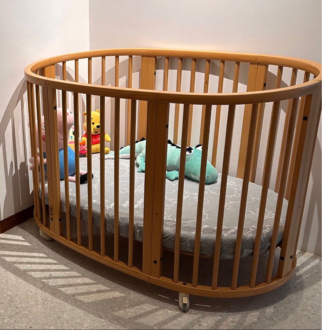 Second hand cot shop beds