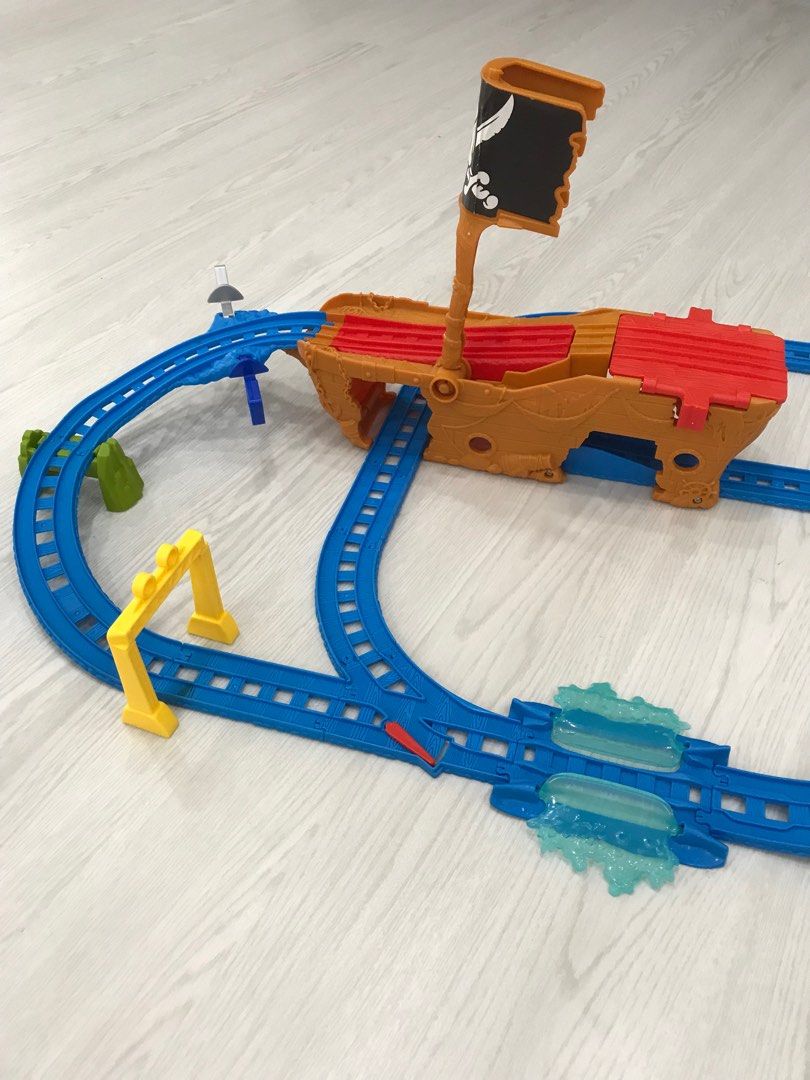 Thomas and friends Shipwreck adventure track motorized