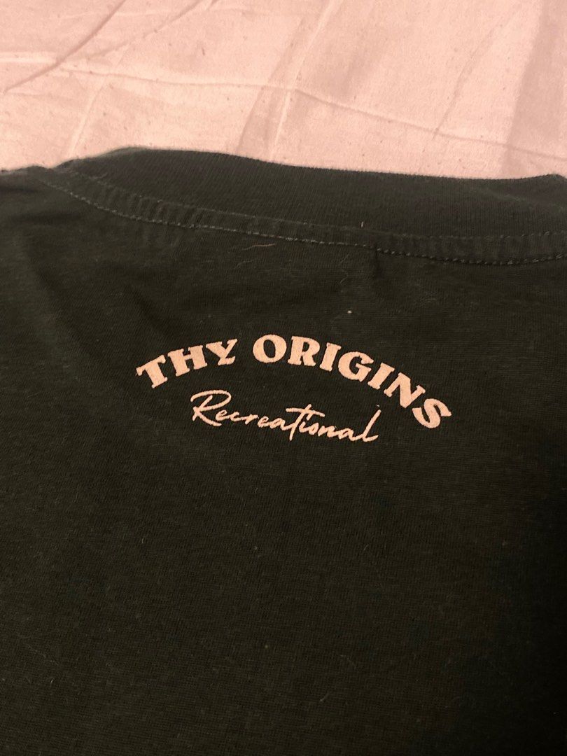 THY ORIGINS green tee - SIZE XL (Category: Tshirts & Polo Shirts ) located in Makati City. Submitted by Cobykobe (Listing ID 1274492033, Image 3). Description: 9/10 Condition Bought from Thy Origins Store Buyer will shoulder SF.