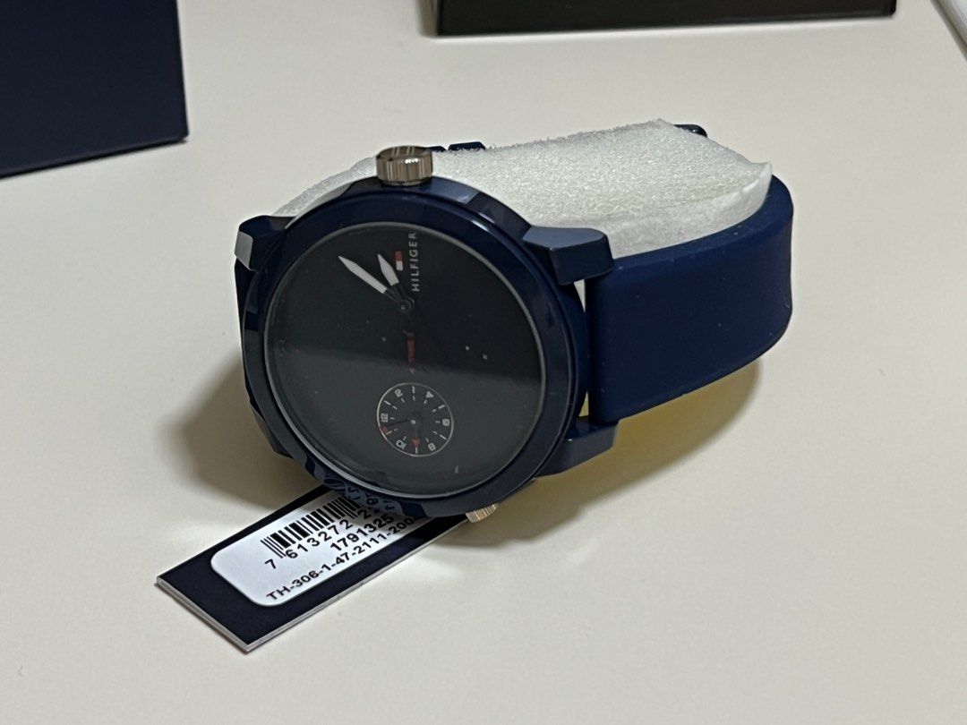 Tommy hilfiger blue silicone strap watch top