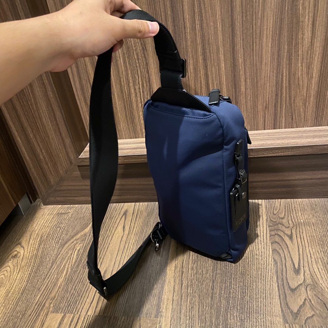 Tumi harrison online glen sling
