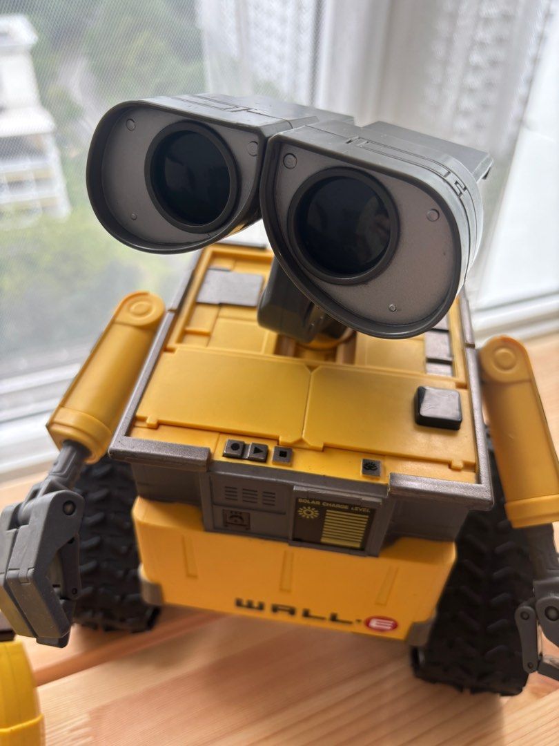 WallE walle wall e thinkway toys pixar figure u command