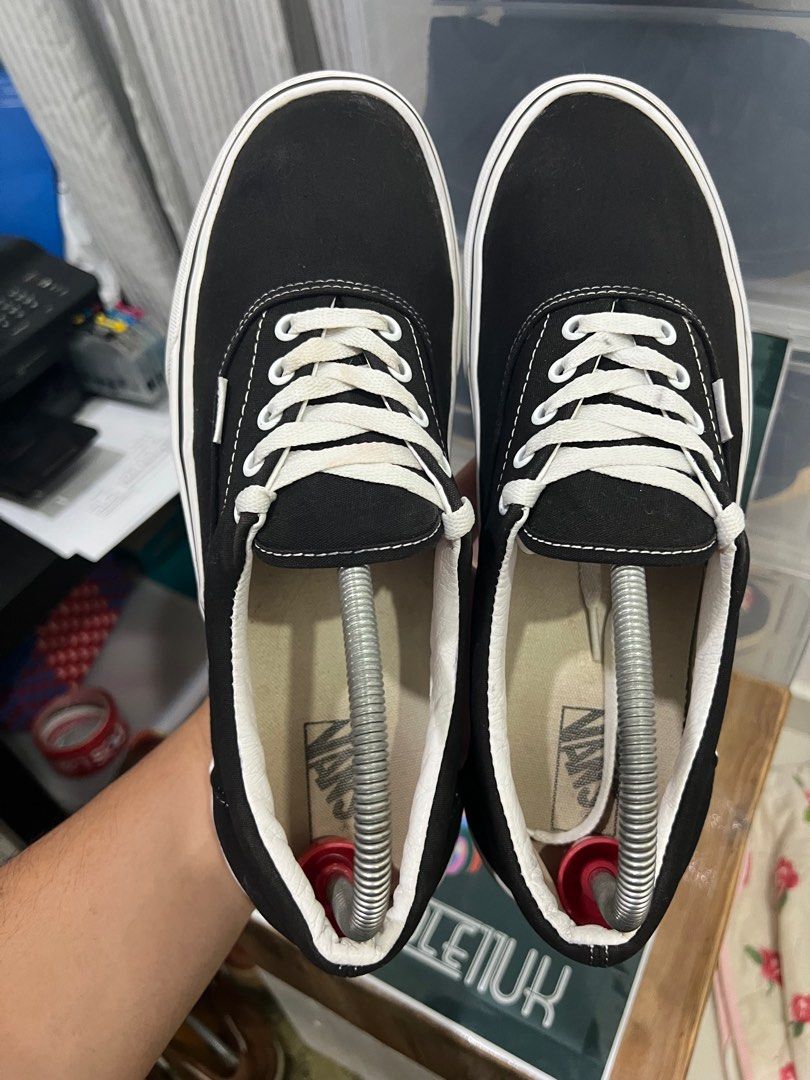 Beda vans sales authentic dan era