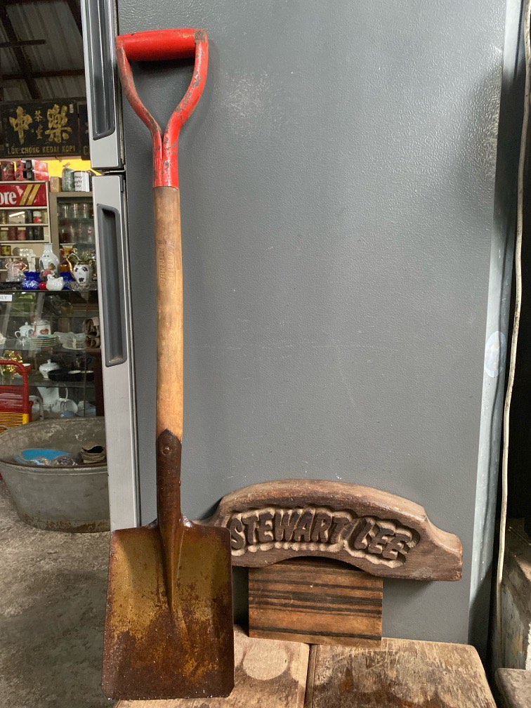 Tombo shovel store