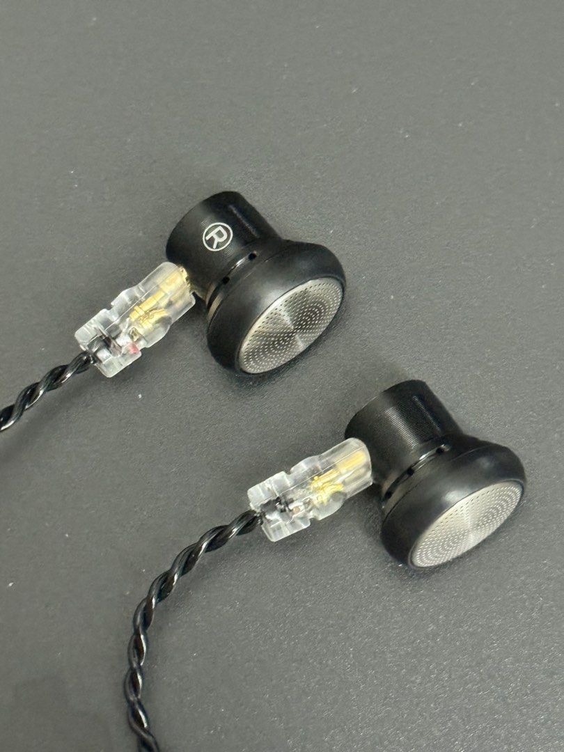 Wired Earbuds424106519262679041