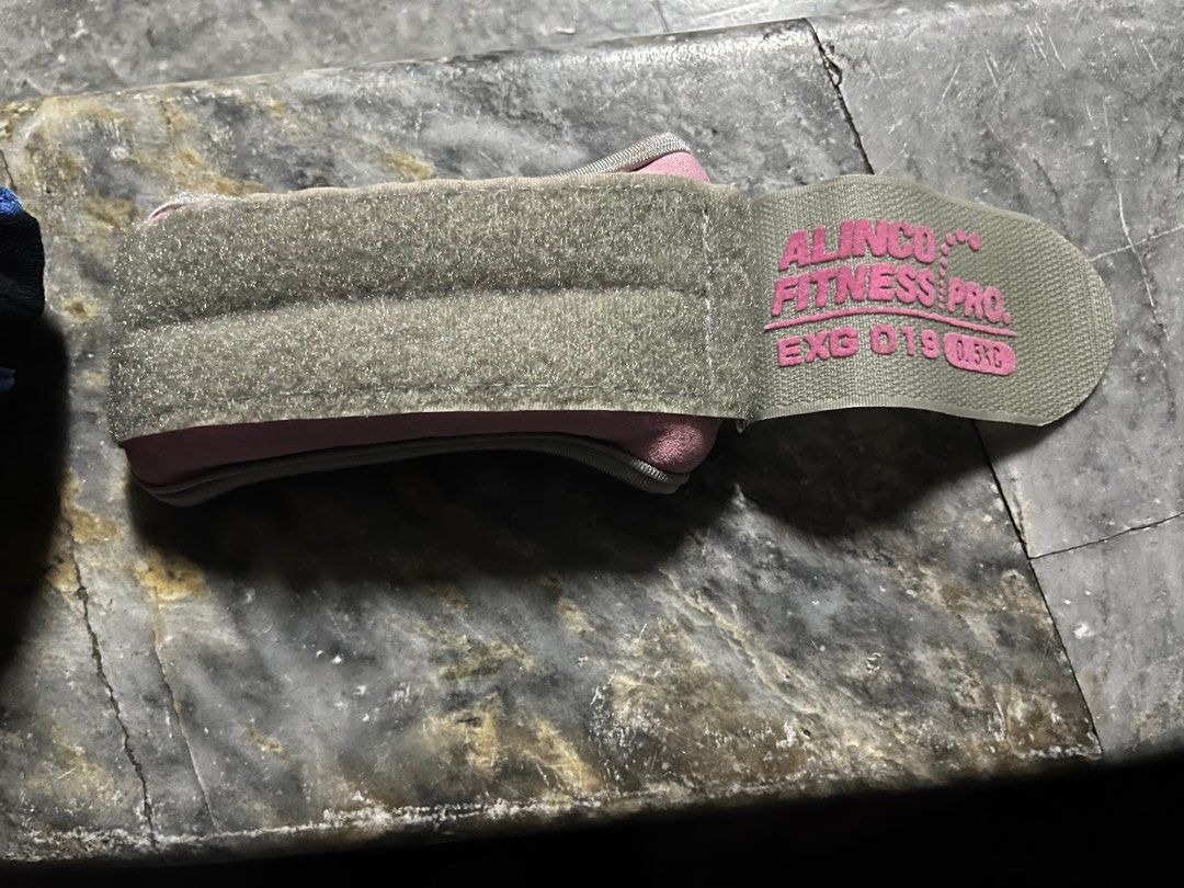 Wrist ankle weights (Category: Weights & Dumbbells) located in Pasay City. Submitted by beye01 (Listing ID 1274409783, Image 2). Description: Ankle weight Aussie sports brand- 2 kg. Has 5 sand bags of 400g each. 1 pair. Pink is 0.5kg. 1 pair. For take all. Items in Pasay. Please check out my other listings. Thank you..