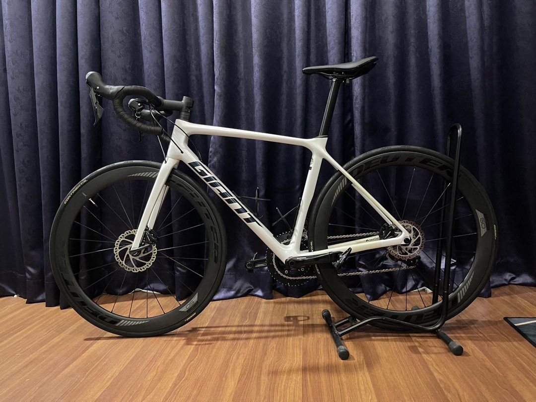 WTS Giant TCR Advance 2 Pro Disc Sports Equipment Bicycles