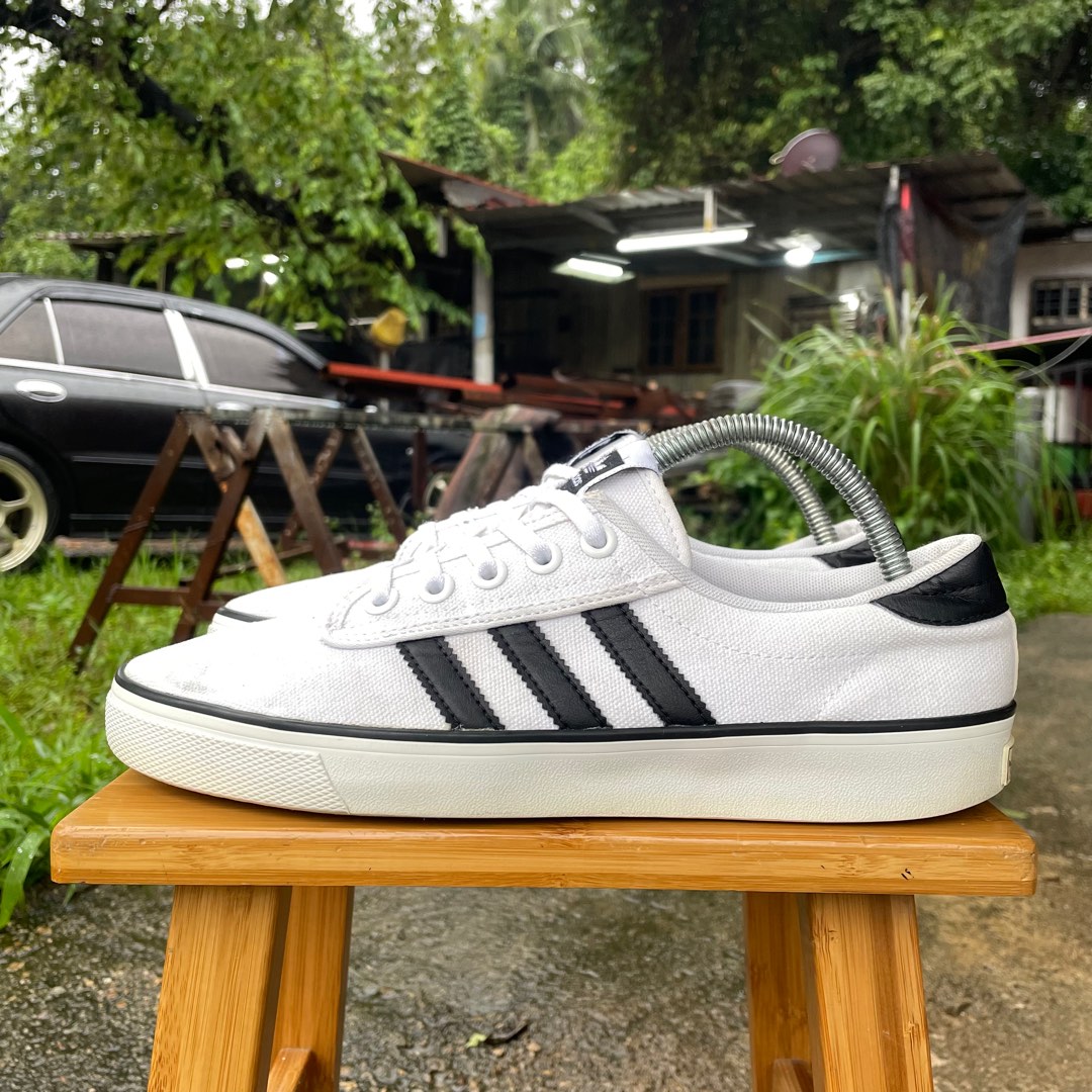 Adidas Kiel White Black 8.5UK RM1OO
