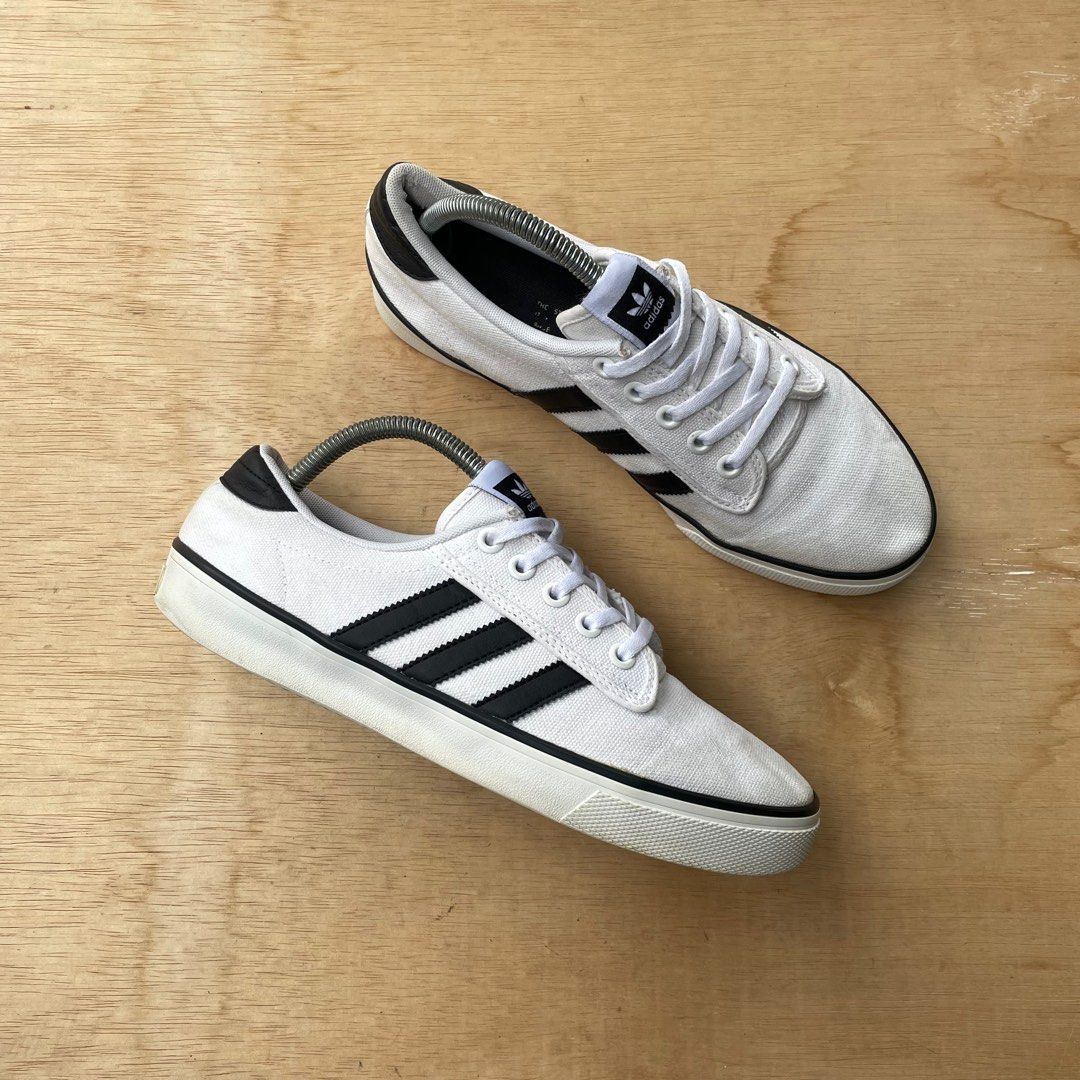 Adidas Kiel White Black 8.5UK RM1OO