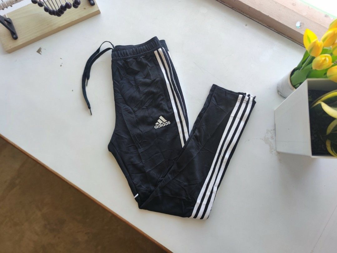 ADIDAS ORIGINALS TRACKPANTS SIZE 30 32 Women s Fashion Bottoms
