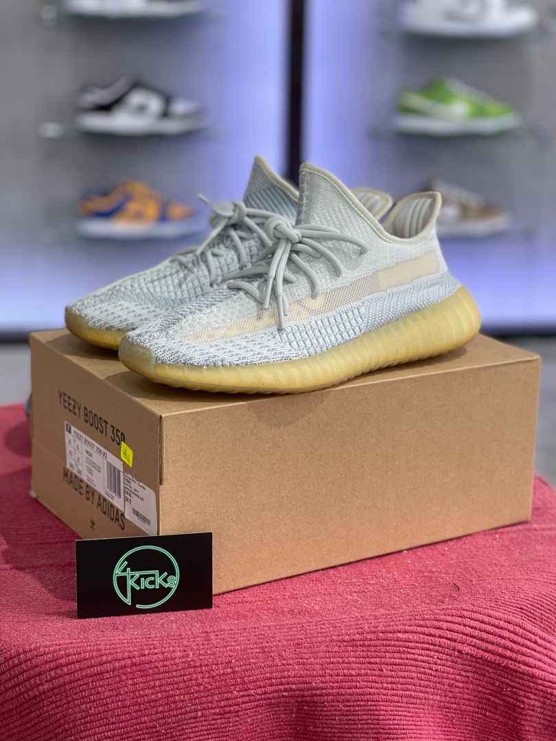 Yeezy cloud discount 35 v2