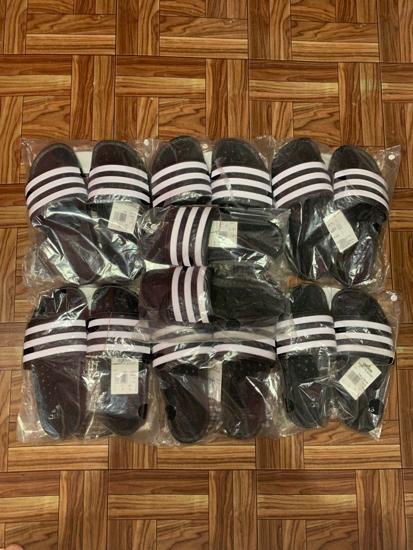 Adilette Boost Slides (Category: Slippers & Slides) located in Mandaluyong City. Submitted by sim1sim2sim3 (Listing ID 1269935818, Image 1). Description: Adilette Boost Slides ⚪️ Brand New / Legit 🏷️ P1,400 (SRP: 3200) 🩴 Size 10 /11 📍 Sampaloc, Manila 💵 Gcash, Bank Transfer 🚚 Lalamove, Angkas, Grab Express, Move It, LBC 📦 Sf to be shouldered by buyer .