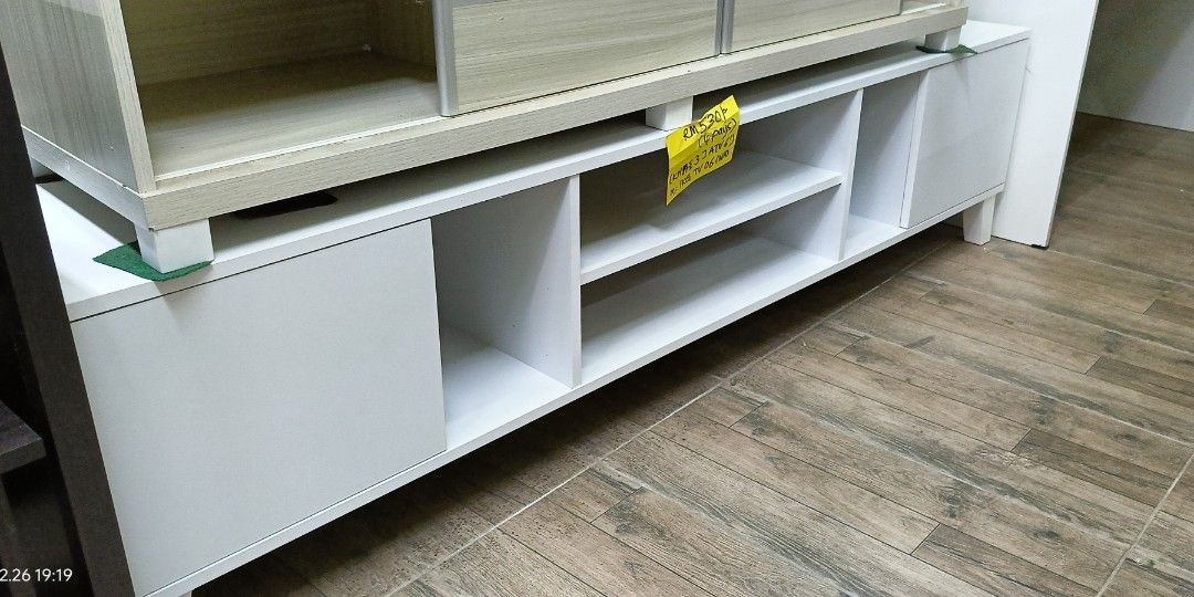 Almari tv rendah 4 kaki dan 6 kaki panjang warna putih tv 4' 6