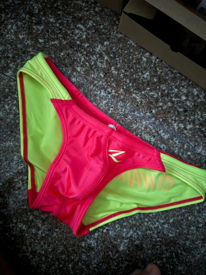 Aqux briefs online