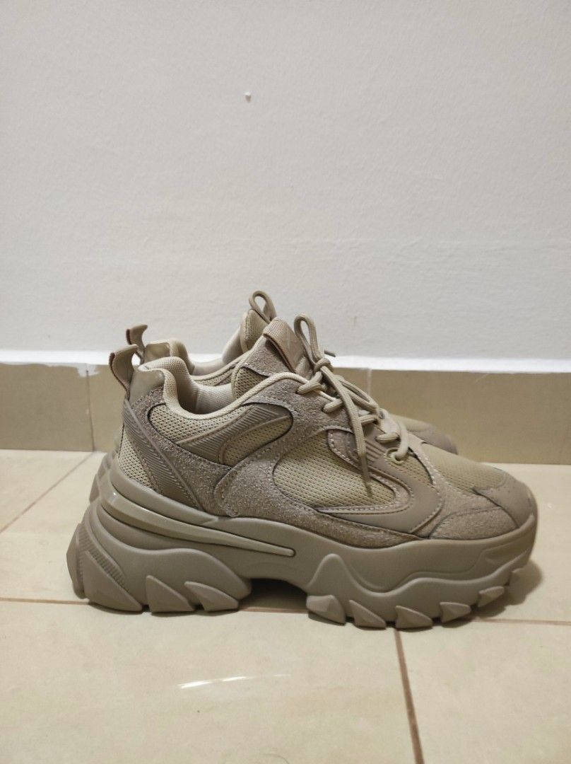 Chunky beige clearance sneakers