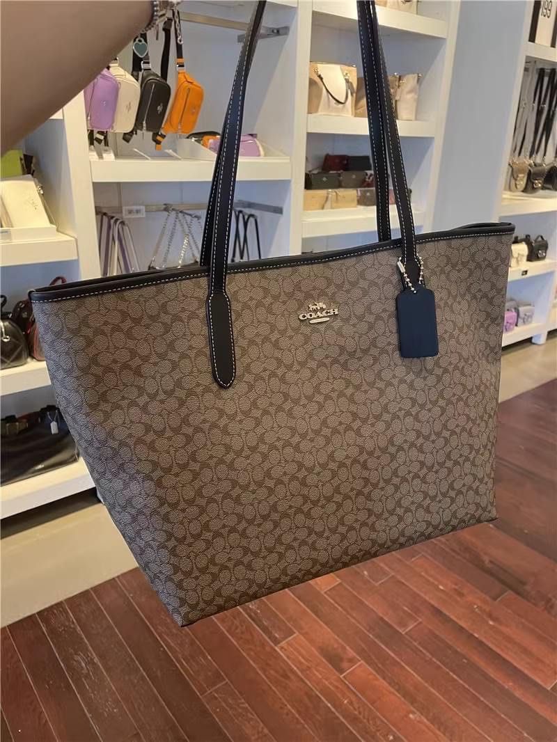 Coach sig city zip tote online