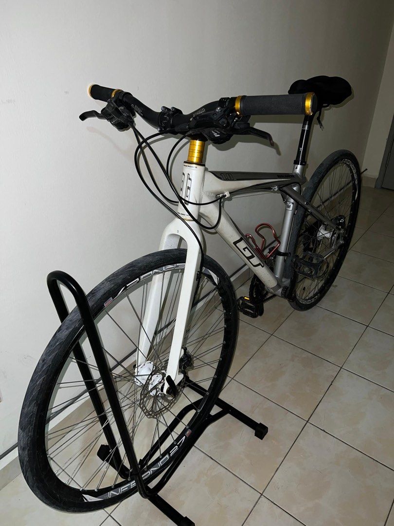 Avalanche GT Bike Sports Equipment Bicycles Parts Bicycles on
