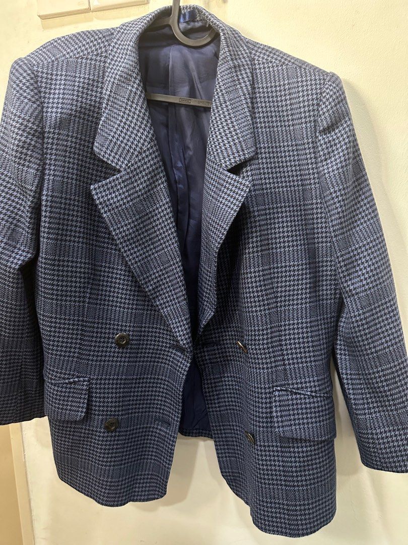 BURBERRY BLAZER Women s Fashion Coats Jackets and Outerwear on Carousell