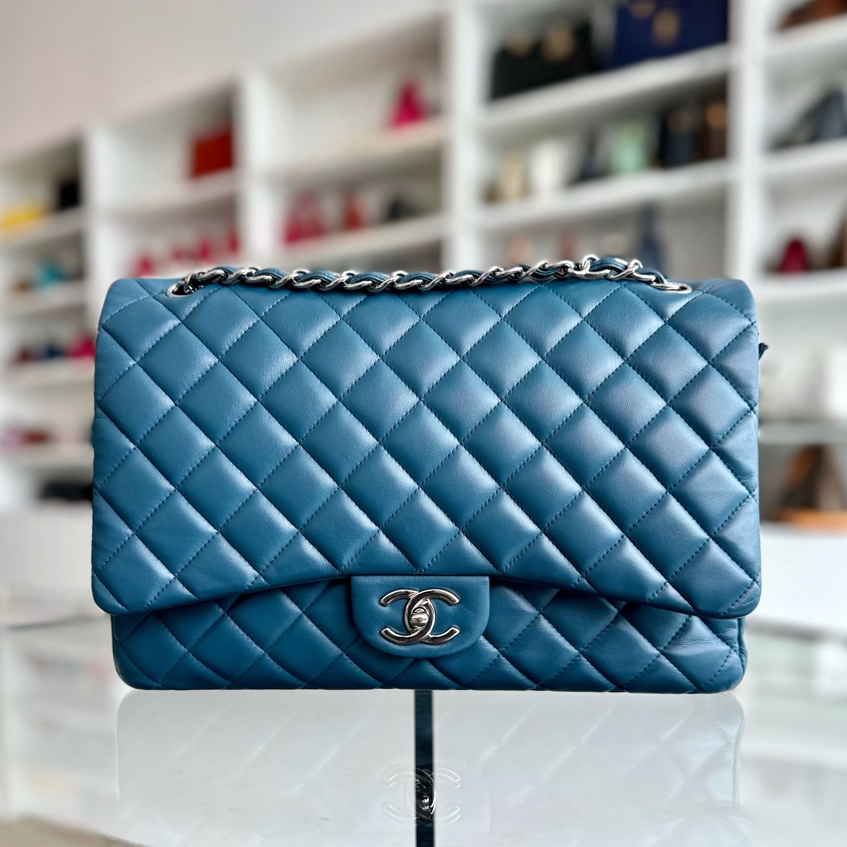 Chanel maxi double deals flap lambskin