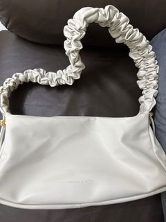 （分類：）位於 。 由 ireneclearance 提交（商品編號 1274751663，圖片 1）。簡介： 。
