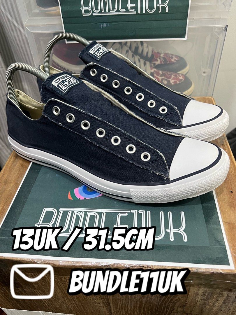 Navy top laceless converse