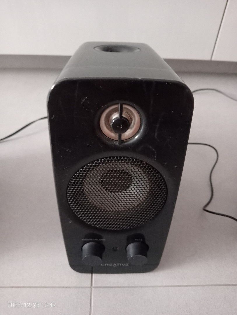 Creative Inspire G380 speaker system Volume Control.