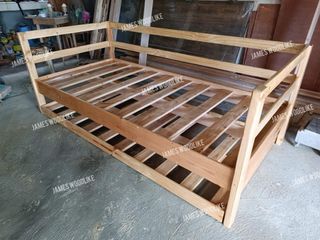 DAY BED WITH PULL OUT BED