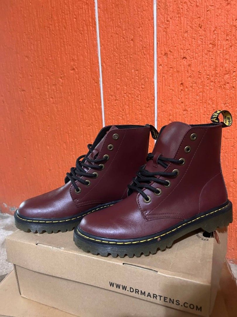 Dr martens best sale womens luana boot