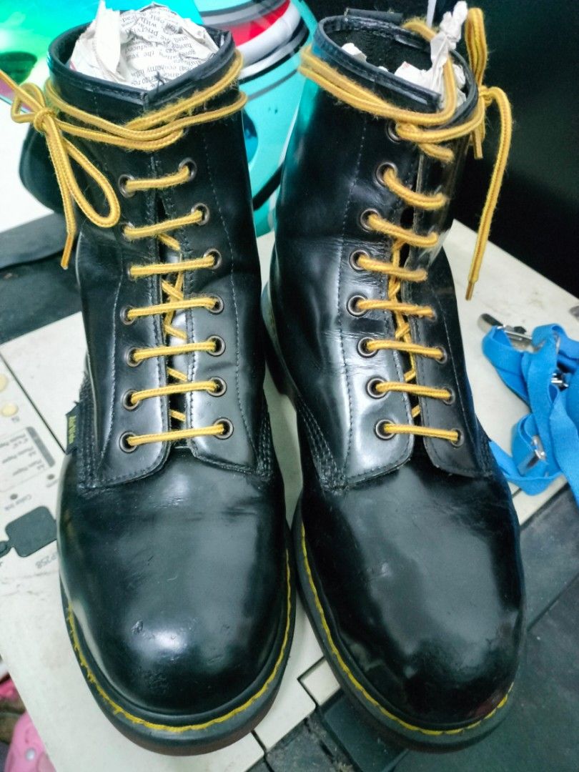 Dr Martens Window Tag Men s Fashion Footwear Boots on Carousell