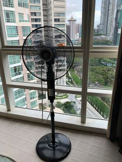 (Category: ) located in . Submitted by shopper.sg (Listing ID 1274645533, Image 1). Description: .