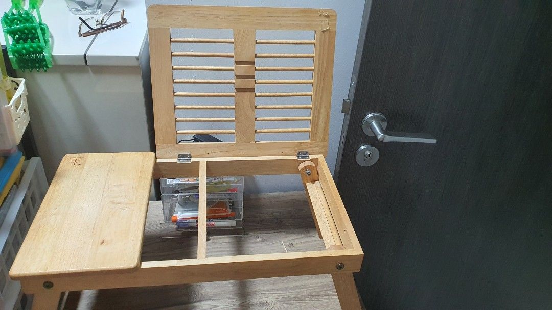 Foldable table (Category: Other Home Furniture) located in Singapore. Submitted by june6766 (Listing ID 1274783431, Image 2). Description: .