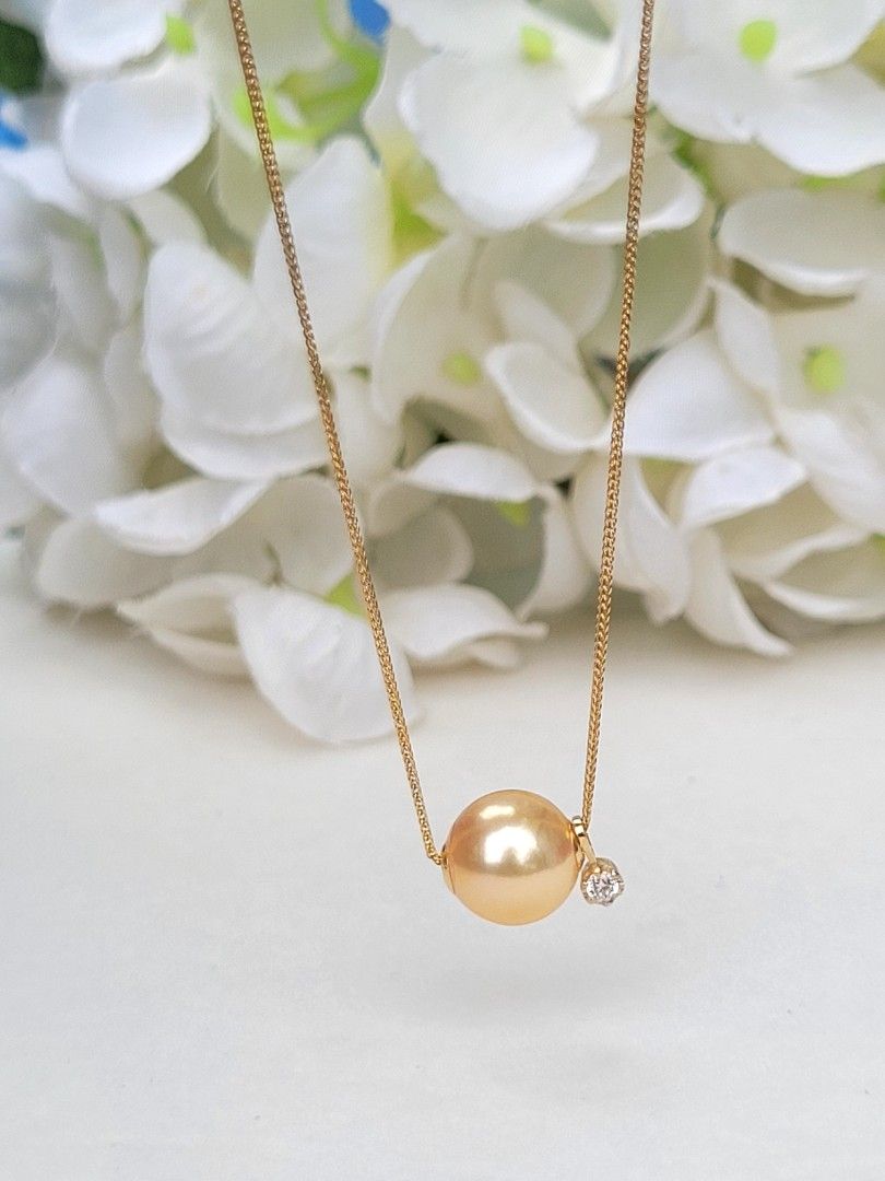 Gold chain with new arrivals pearl pendant