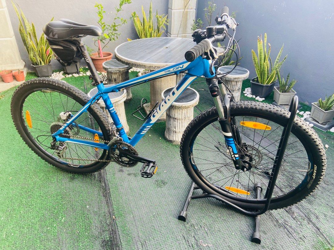 Basikal mountain deals bike giant
