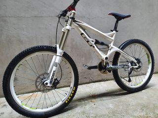 (Category: ) located in . Submitted by mtbikers_sg (Listing ID 1274750739, Image 1). Description: .