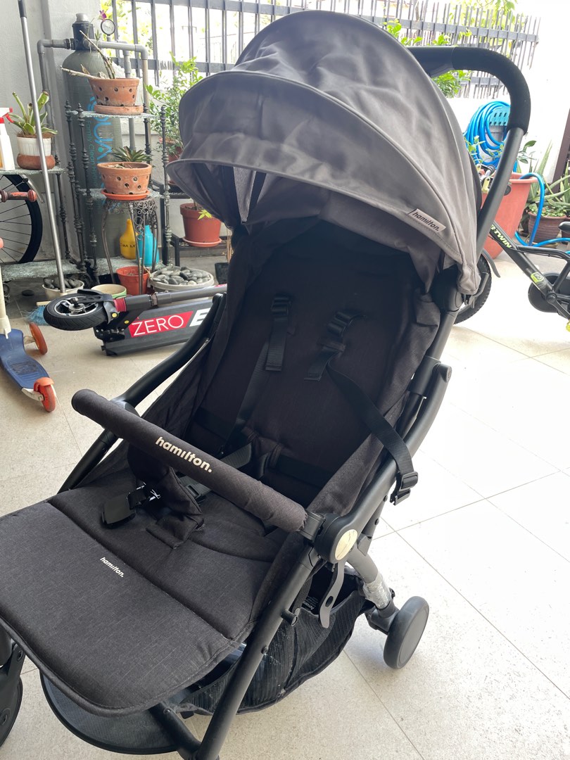 Hamilton Ezze Magic Fold stroller
