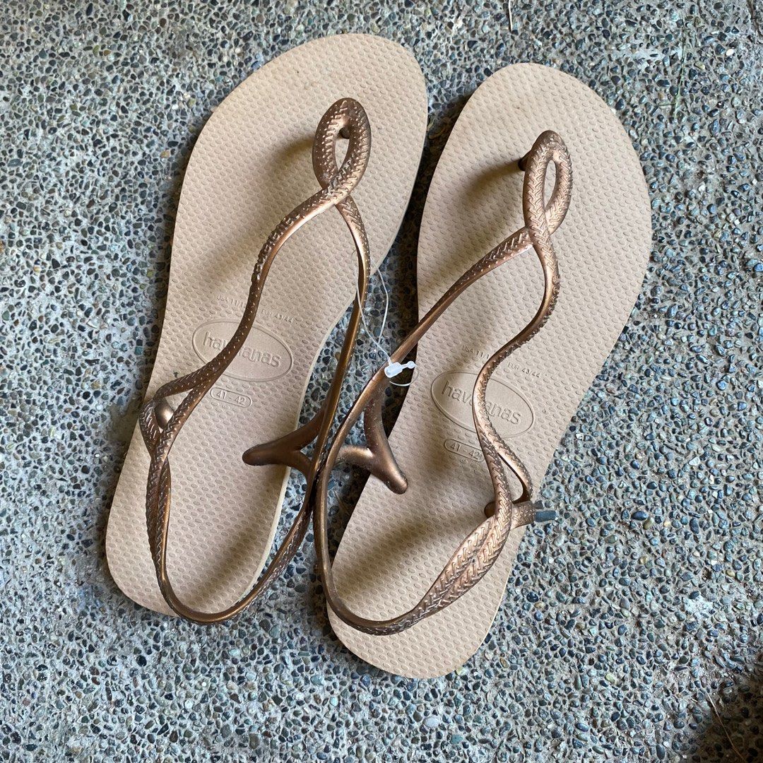 Havaianas sandals (Category: Flats & Sandals) located in Quezon City. Submitted by mommy_mary (Listing ID 1274698514, Image 2). Description: .