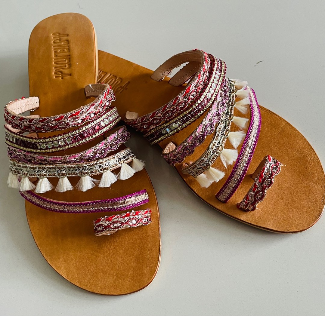 Hawaiian shop leather sandals