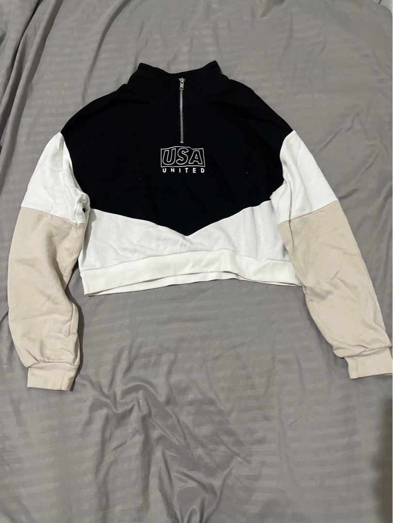 H&M croptop sweater (Category: Longsleeves) located in Mandaluyong City. Submitted by cheeet (Listing ID 1274843516, Image 1). Description: Has stain. See pictures .