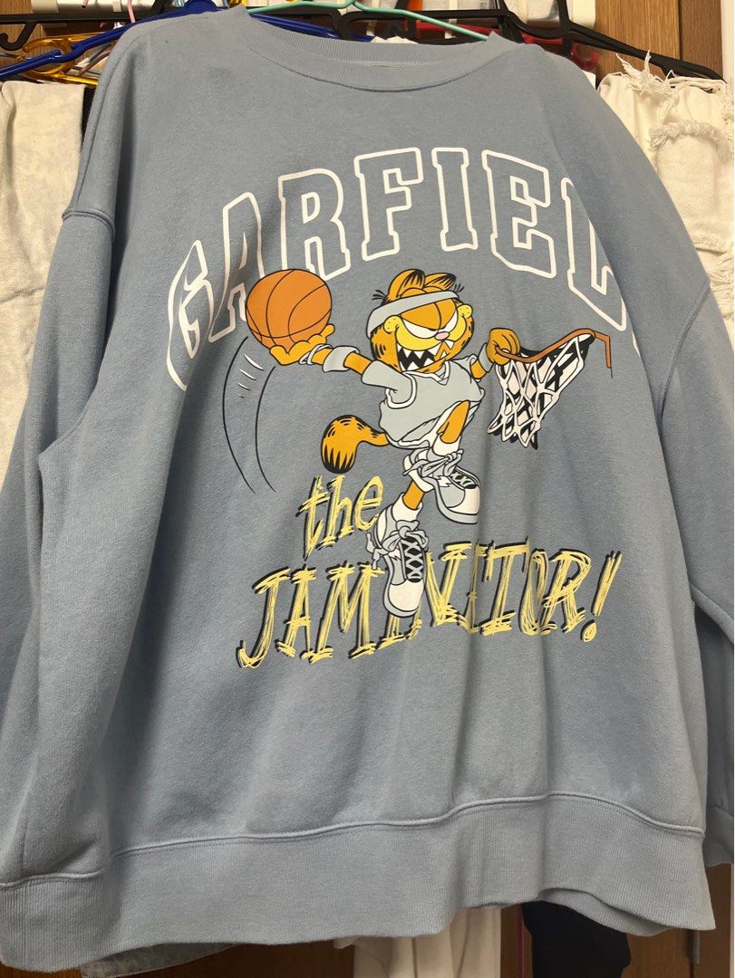 H M sweater garfield
