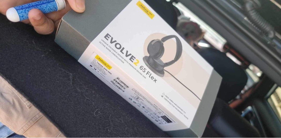 Jabra evolve2 65 flex with stand UC USB-a- Brand new! (Category: Headphones & Headsets) located in Rodriguez. Submitted by elevenitsolutions (Listing ID 1272382014, Image 2). Description: jabra evolve2 65 flex with stand UC USB-A available as of now.