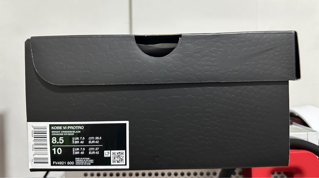 footlocker kobe grinch