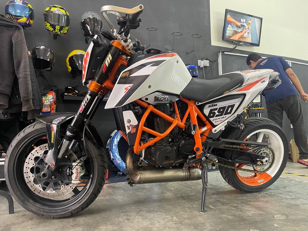 Ktm duke 690 evo best sale r