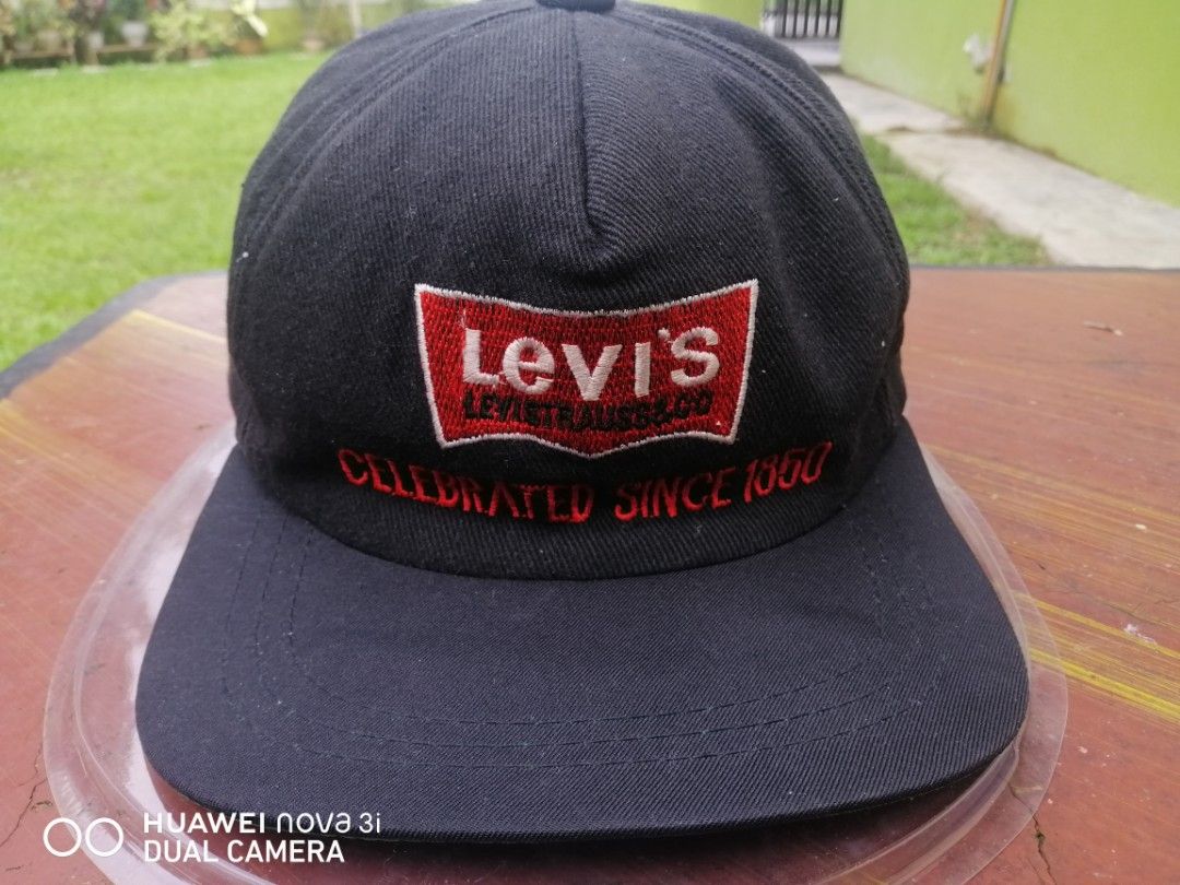 Levis black cap hot sale